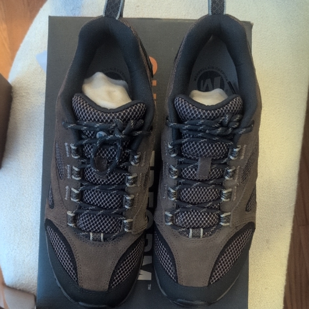 Merrell Men's Chocolate Phoenix Ventilator Hiking Shoes, New In Box, Size 9 - Picture 3 of 4